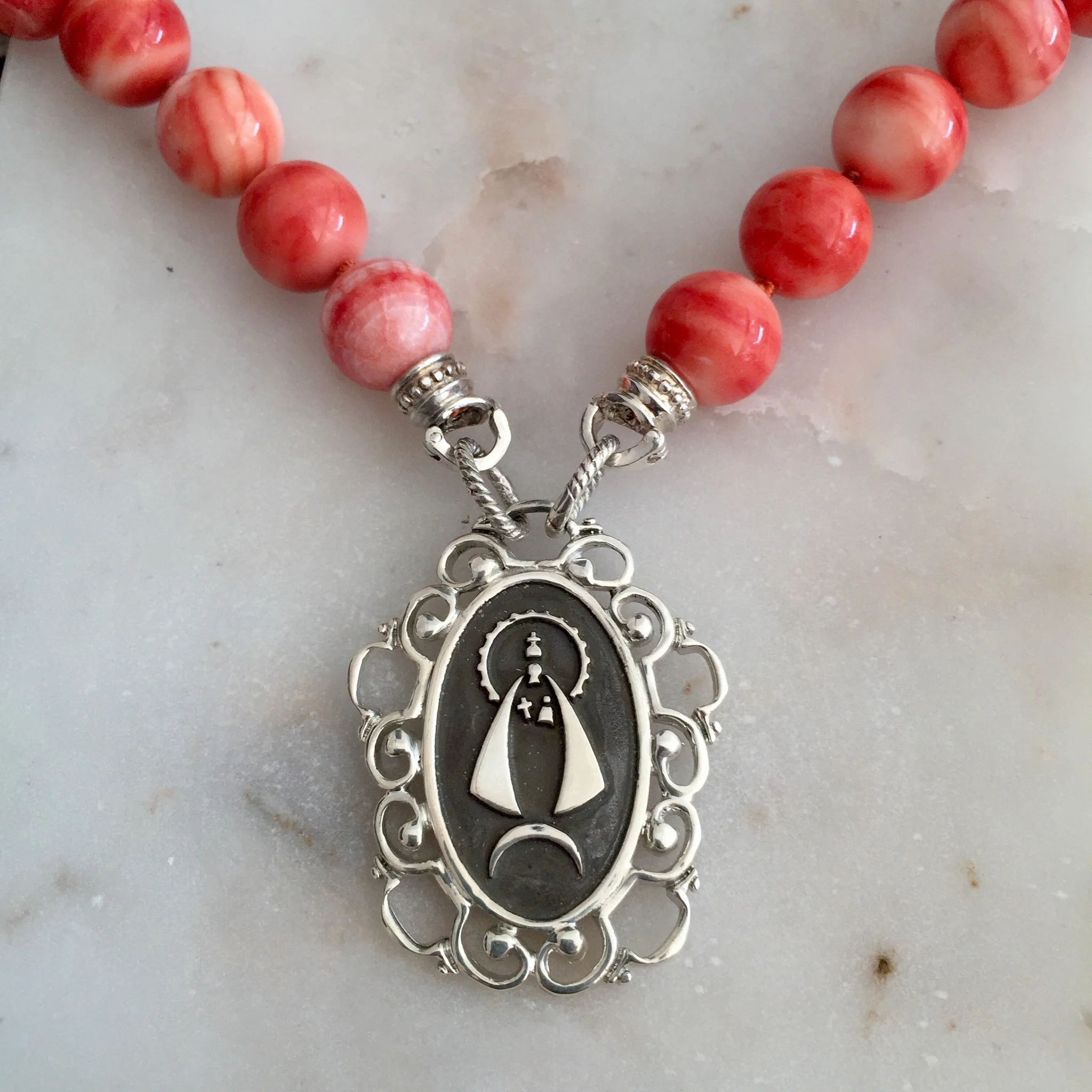 Arabesque Oval Caridad del Cobre Pendant - Image 5