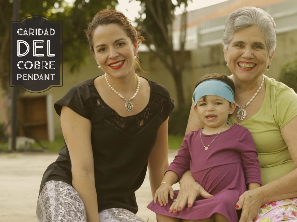 Oval Caridad del Cobre Pendant - Image 3